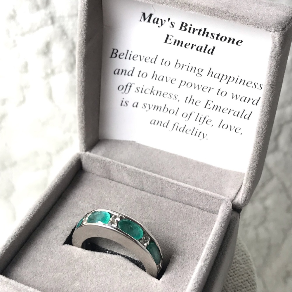 COLOMBIAN EMERALD RING SIZE 6